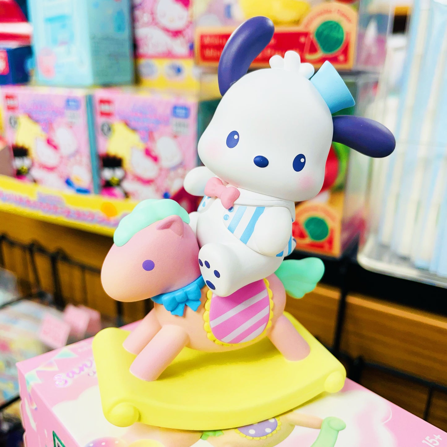 Pochacco Miniso 搖搖馬 Figure